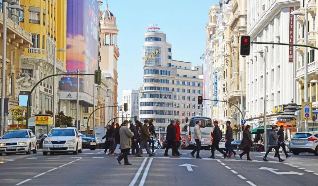 Punta Me Suites Next To Gran Via Madrid Esterno foto